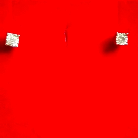 14k WG diamond stud earrings! - Picture 1 of 4